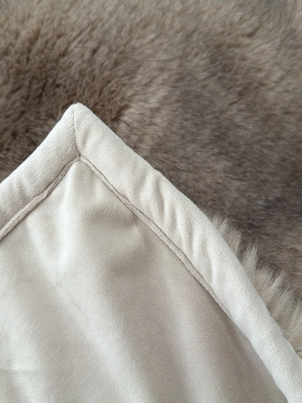 Pottery Barn Faux Mink Throw and 2 Pillow Covers Taupe color